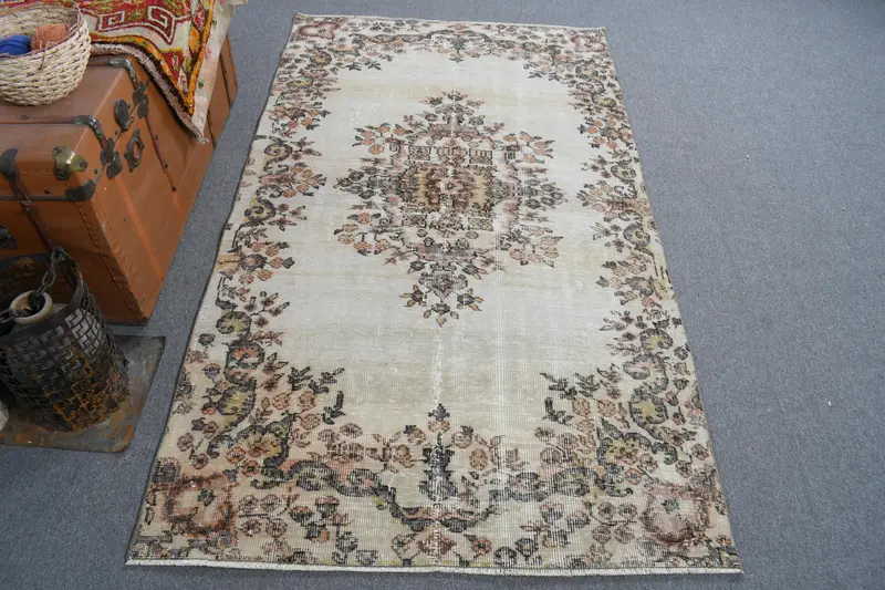 ベージュ & オレンジの水玉模様のラグ、3.7x6.6 フィートのシックな装飾