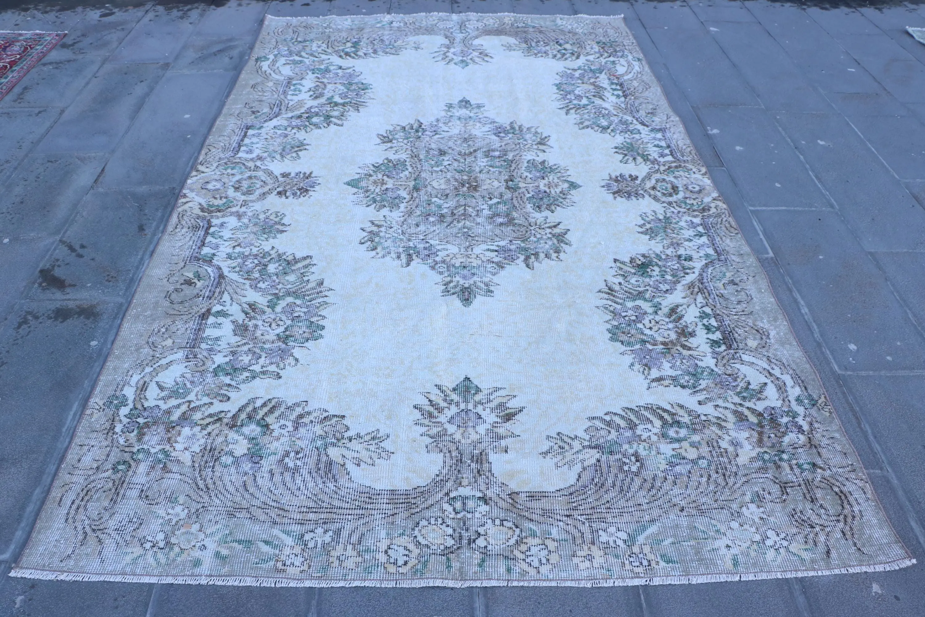 5.6x9.4 ft Türk Halısı, Vintage Büyük Halı, Beyaz Yeşil Hayvan Baskı Halı - 1