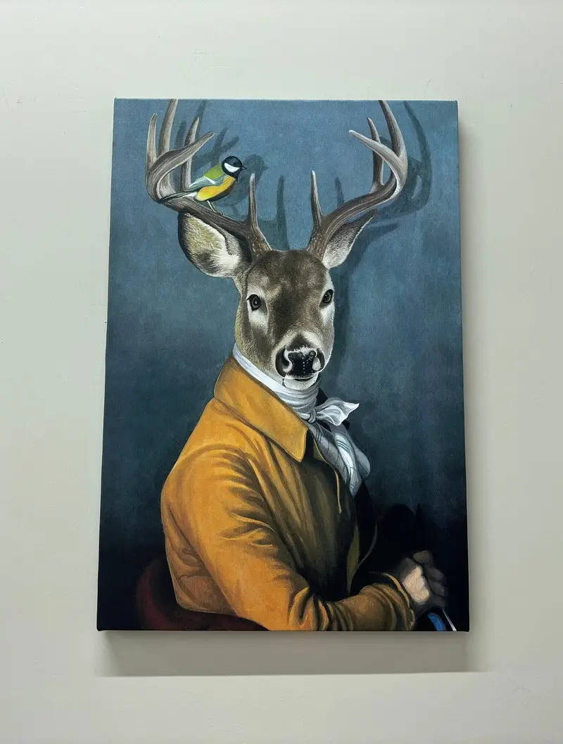 Eleganter Hirsch mit Vogel-Leinwanddruck – abstrakte Kunst aus dem Tierreich
