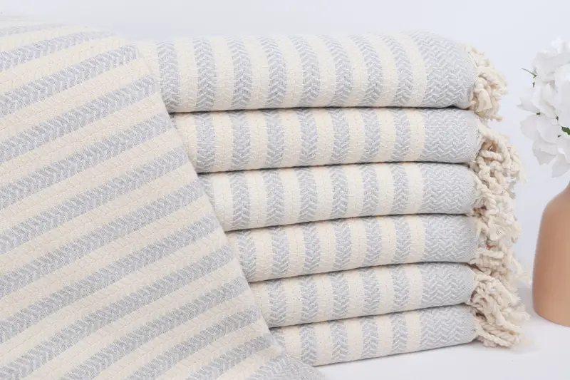 Wedding Favors Toalla de algodón gris claro Chevron, 40 x 71 pulgadas