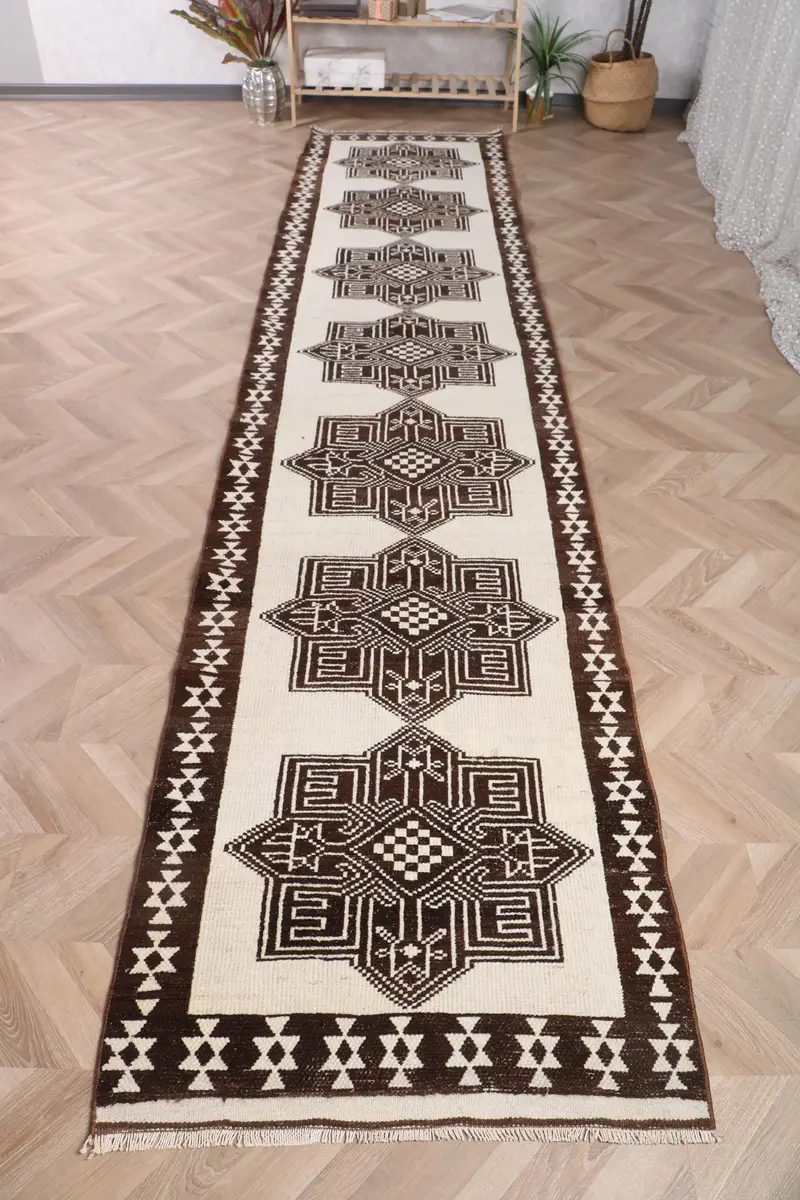 Türk Vintage Herki Halı 2.8x13.4 ft, Kahverengi Runner Bordürlü Yün Halı - 1