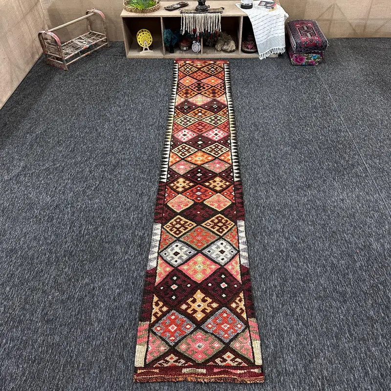 Türkischer Vintage-Teppich, 2,3 x 12,6 Fuß großer Läuferteppich, rot-orangefarbener Ombré-Wollteppich - 1