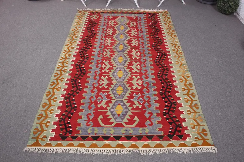 Handmade Red & Green Patchwork Rug, 4x6 ft