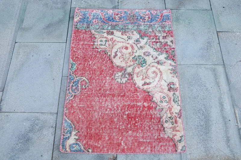 Türkischer Vintage-Teppich, kleiner 60 x 80 cm großer Teppich, roter abstrakter Wollteppich - 1
