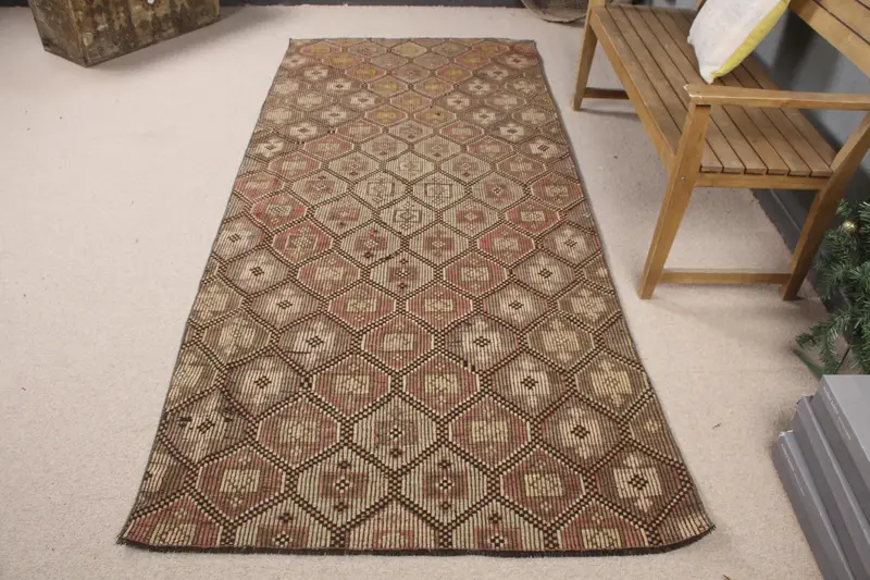 Zarif 4x9 ft Halı, Pembe ve Yeşil Çizgili Tasarım