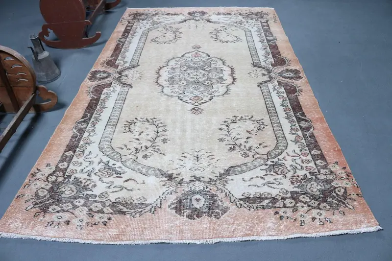 Türk Vintage Halı, 5.5x9.3 ft Büyük Halı, Kahverengi Oushak Puantiyeli Halı - 1