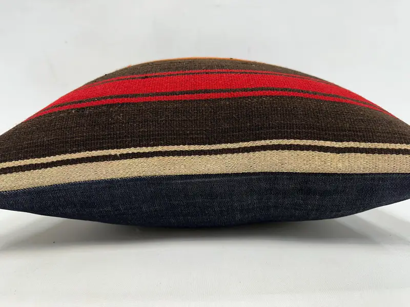 Ein einzigartiges Kissen, Vintage -Kilim -Kissen, Kissenschein, Vintage -Kilim -Kissen, türkisches Kilim -Kissen, 20x20 braune Kissenbedeckung, ethnisches Kissen - 5