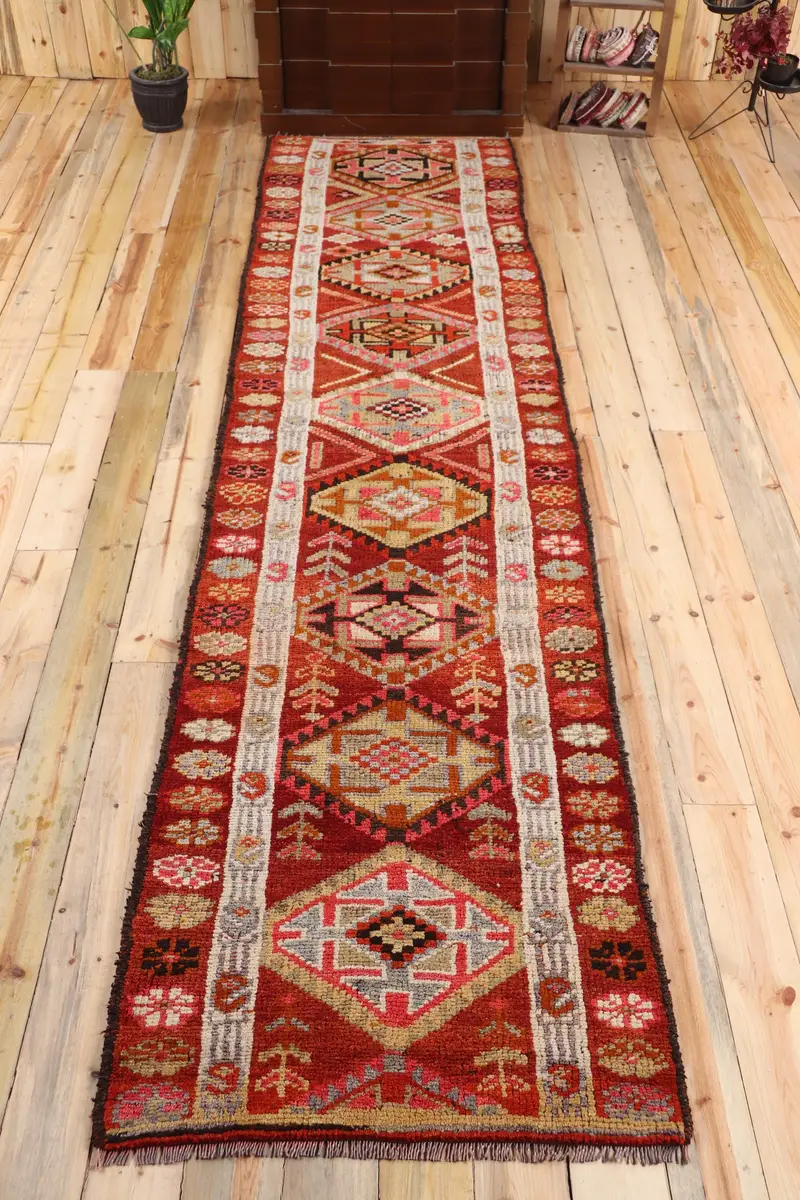 Vintage Runner Halı 3x12.7 ft, Kırmızı Çiçekli Türk Yün Halısı - 1