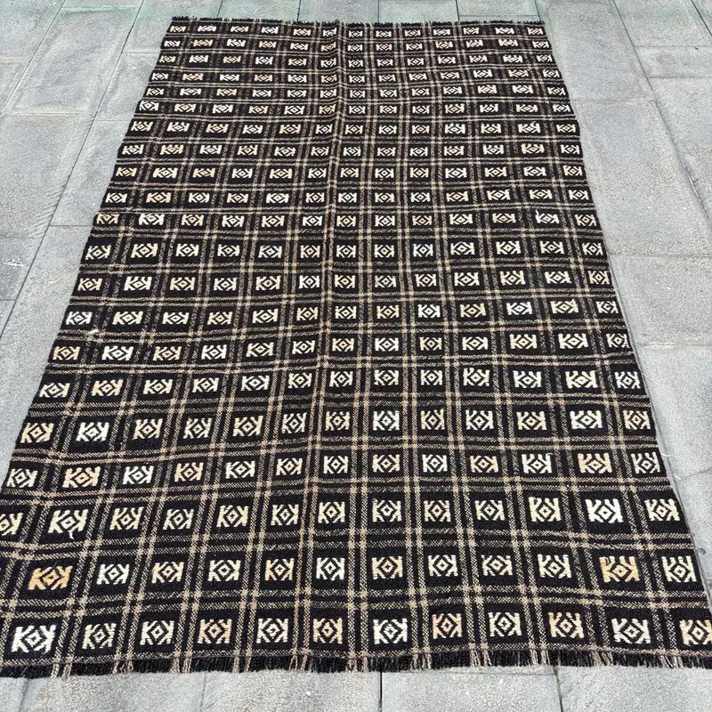 ブラック ベージュ カモフラージュ ラグ、135x225 cm シックなフローリング