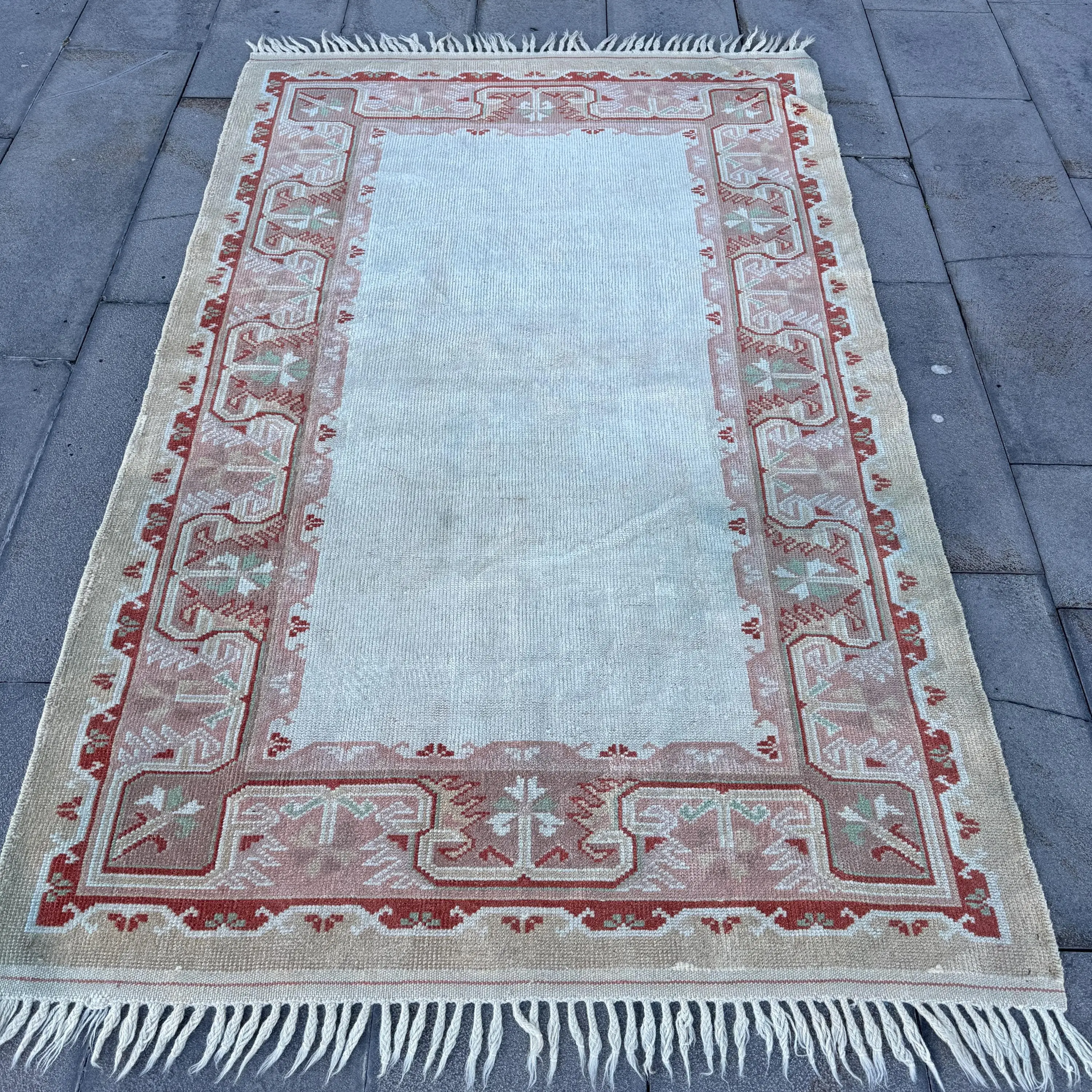 Turkish Area Rug 4.1x6.4 ft (124x196 cm), Vintage White Floral Wool Rug - 1