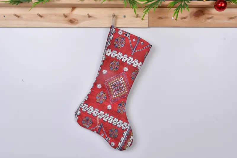 Şenlikli Yeşil ve Pembe Çorap, Noel Süsleri Desenli Çorap