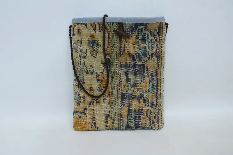 レイブ＆ゴシック ヴィンテージモチーフのウールショルダーバッグ、キリムバッグ