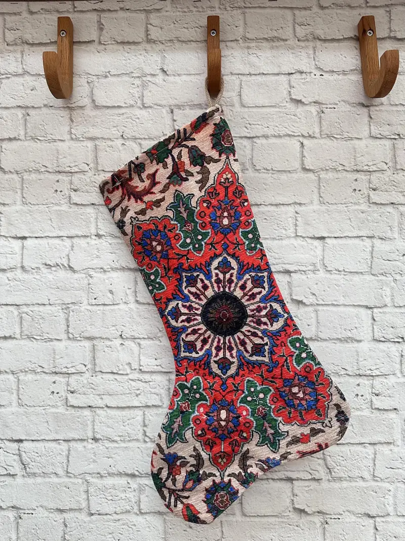 Medias con estampado de medallones vibrantes: elegante decoración navideña navideña