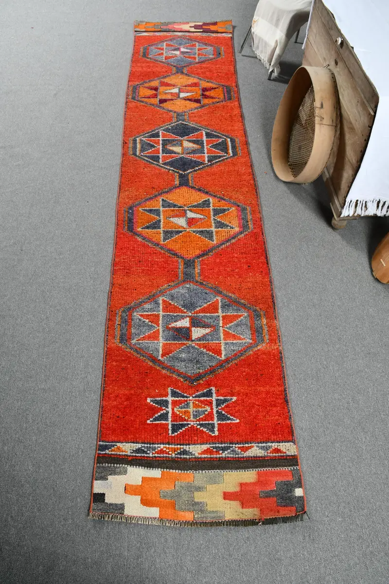 2.4x11.8 ft Runner Türk Halısı, Kırmızı Vintage Halı - 1