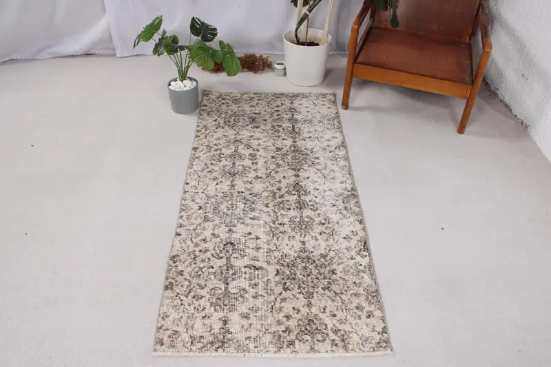 Yeşil Bordürlü Zarif Bej Halı, 2,5x5,3 ft