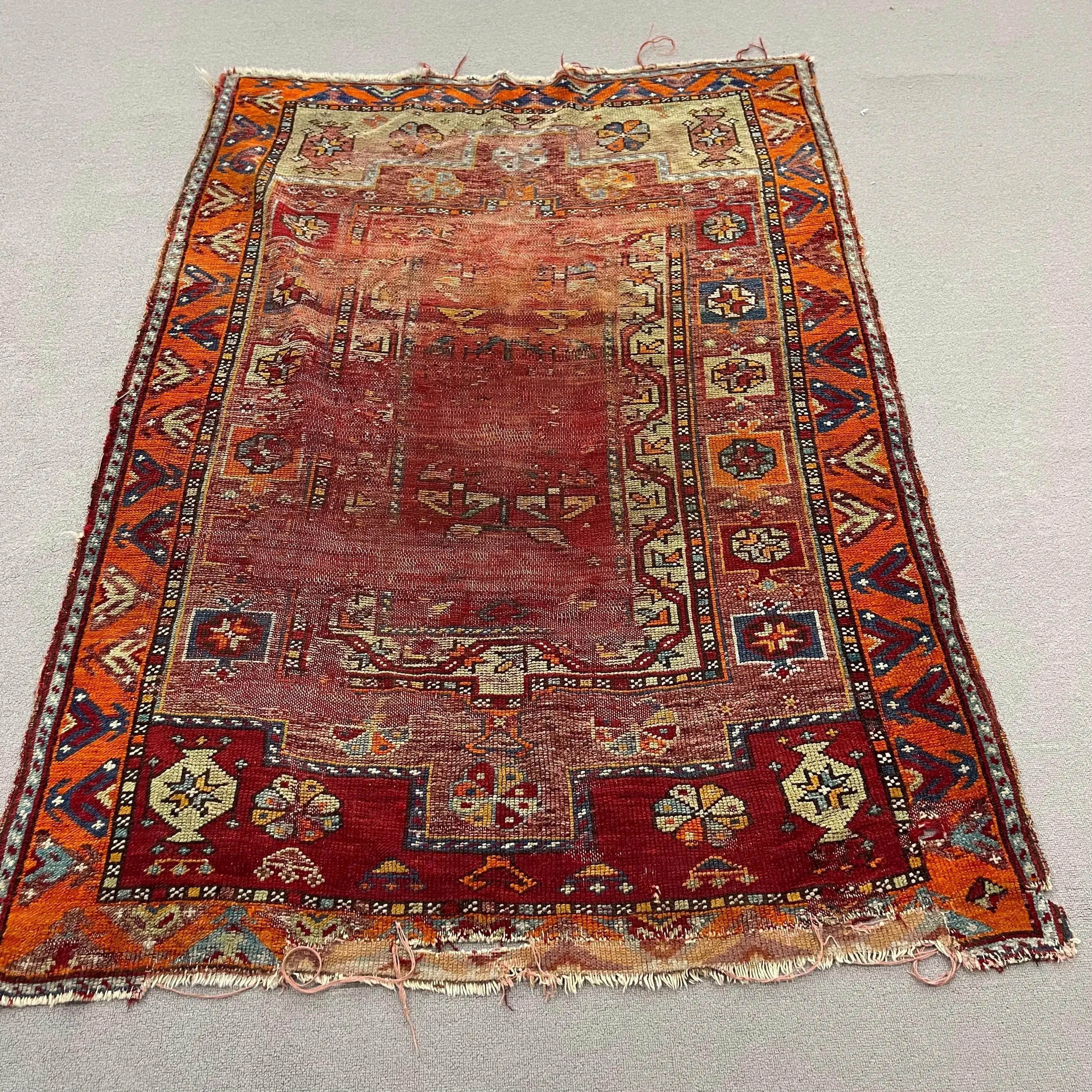 Alfombra turca vintage decorativa 3,9x5,5 pies (118x168 cm), alfombra floral roja - 1