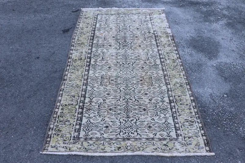 Türkischer Vintage-Teppich 3,7 x 6,5 Fuß, grüner Oushak-Wollteppich - 1