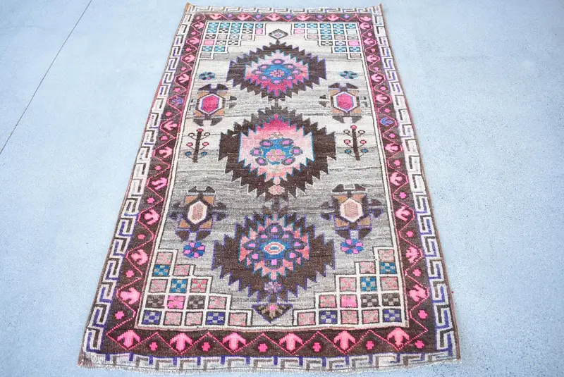 Türkischer Vintage-Teppich 3,3 x 5,8 Fuß, brauner Oushak-Wollteppich - 1