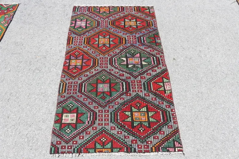 Türkischer Vintage Teppich, 2,8x5,2 ft Kelim Teppich, rot grüner Teppich - 1