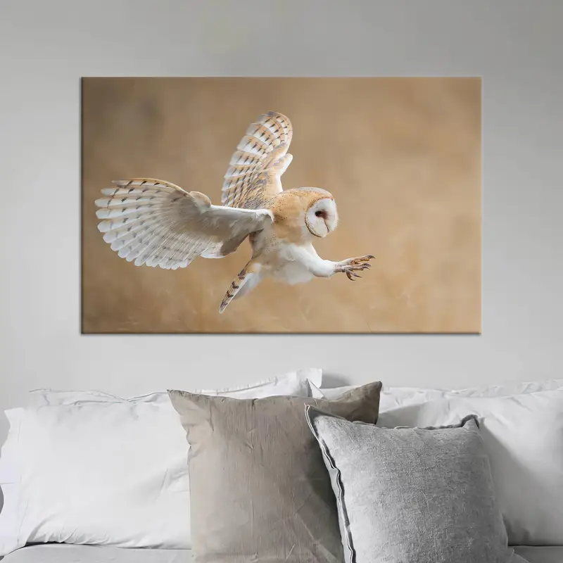 Elegante Wildtier-Leinwand: Eule vor dem Angriff, Loft-Dekorkunst