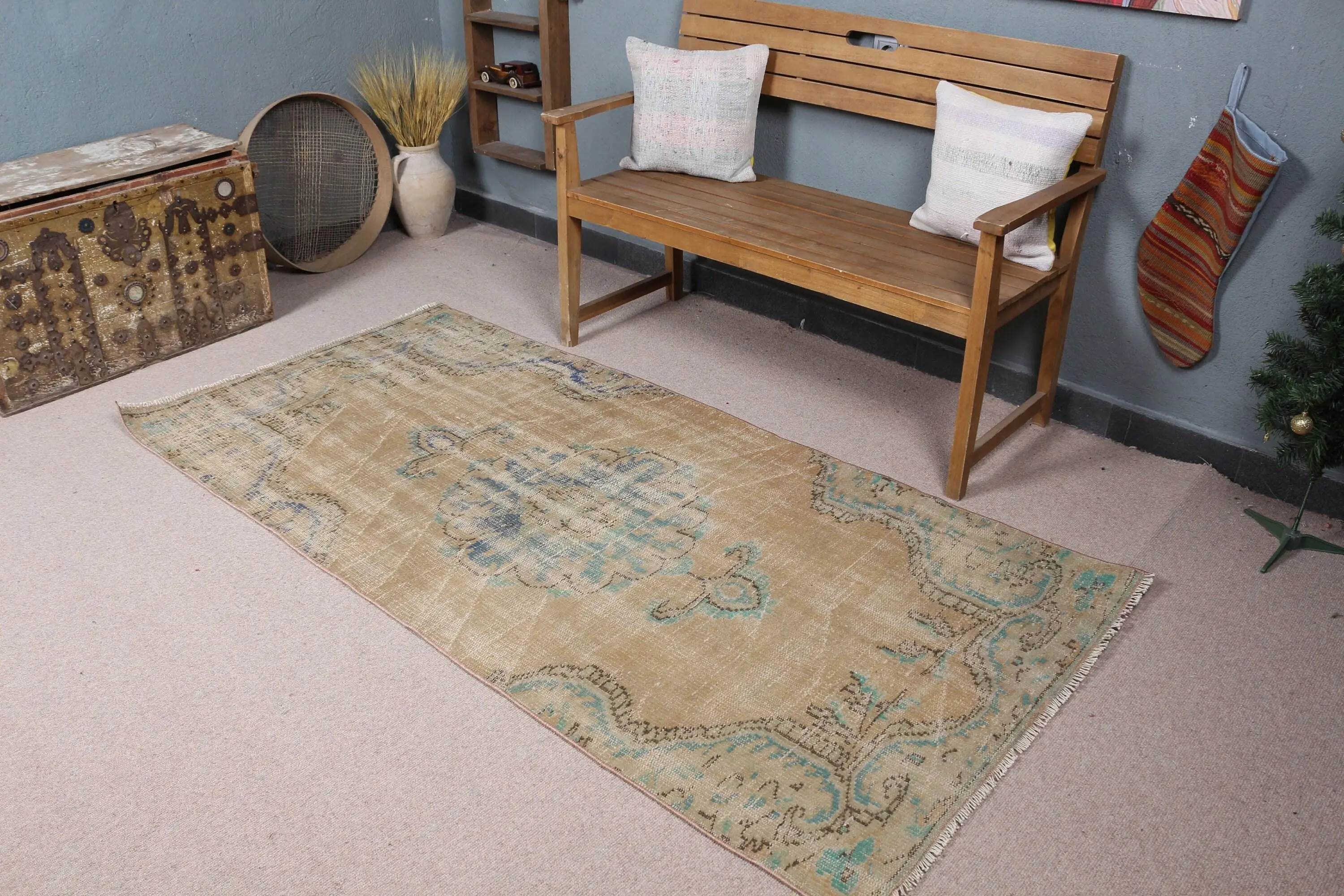 Türkischer Vintage-Teppich, 3,4 x 7,1 Fuß Teppich, braun-blau gepunkteter Wollteppich - 1