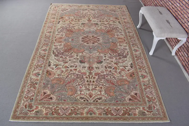 オレンジ、ベージュのアニマル柄ラグ、0.5x9.9フィート