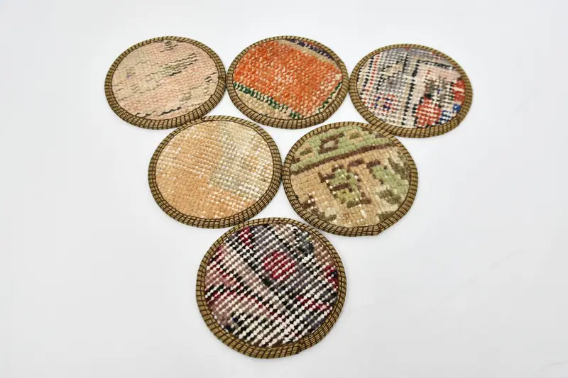 Posavasos redondos bohemios beige y bronce, elegantes posavasos bohemios