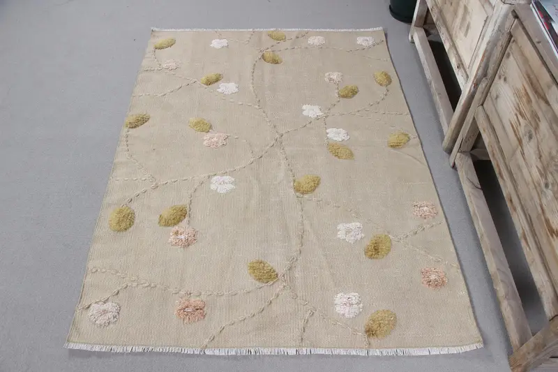 Green & Beige Patchwork Rug, 3.8x5.2 ft Elegant Decor