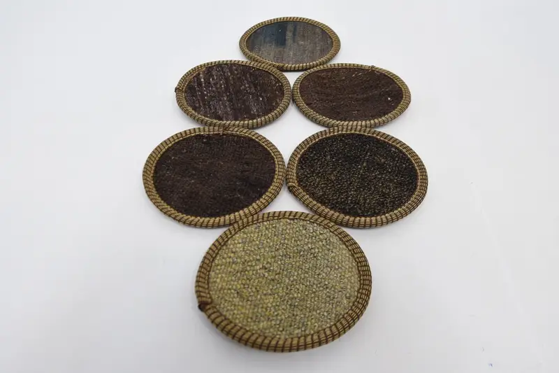 Posavasos planos marrones y beige, posavasos lavables antideslizantes