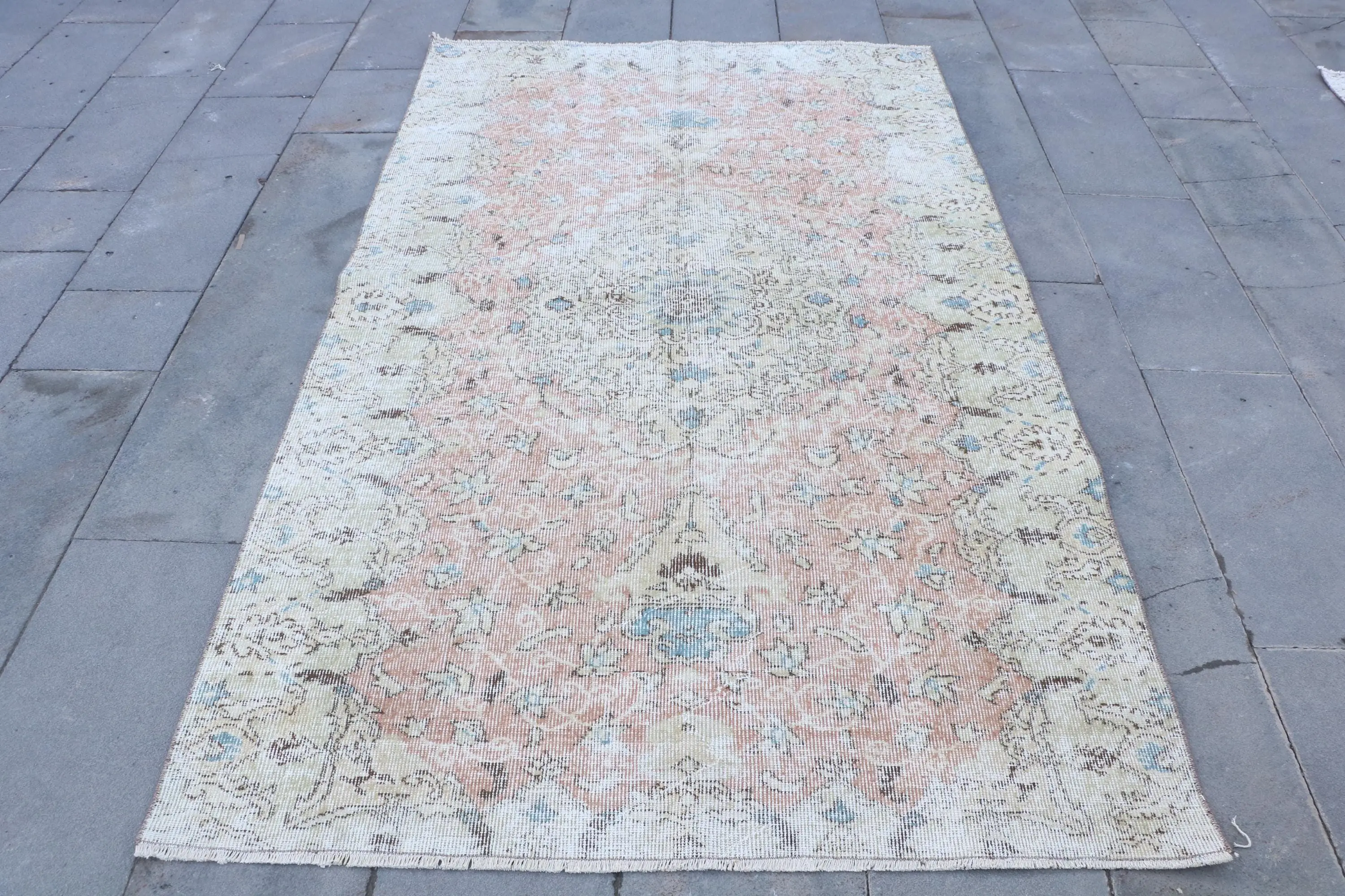 Vintage Turkish Rug 4.5x7.5 ft (137x230 cm), Pink Southwestern Rug - 1