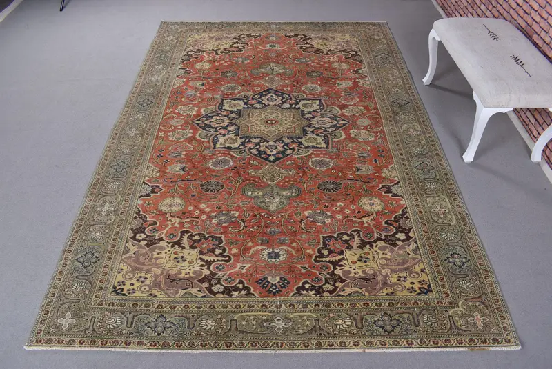 Red & Green Animal Print Rug, 5.4x9.5 ft