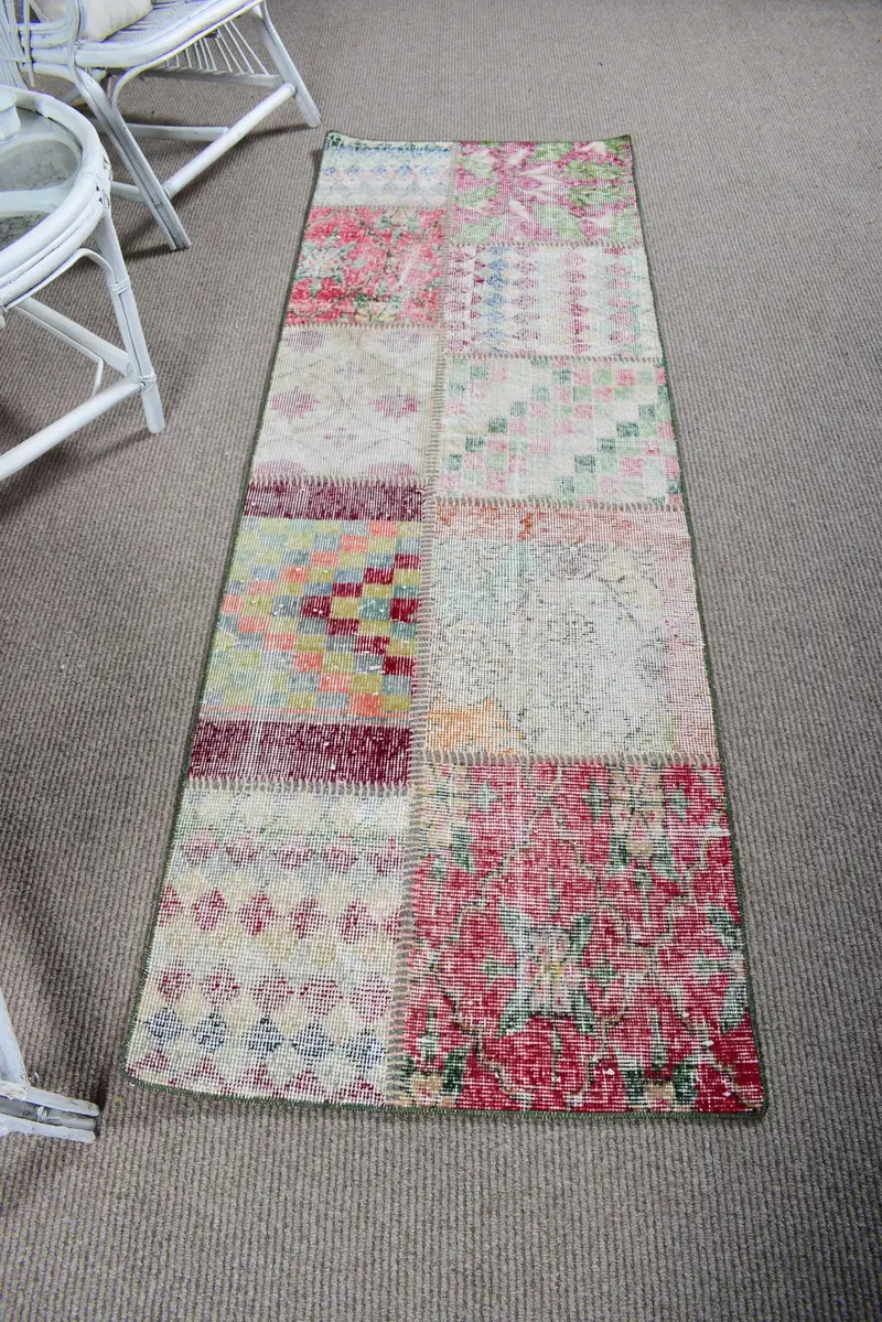 ヴィンテージ ターキッシュ ランナー ラグ 2.2x6.46 フィート (67x197 cm)、レッドポルカドット Oushak ラグ - 1