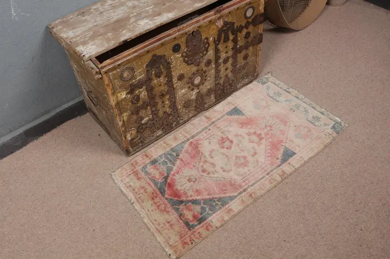 Alfombra persa rosa, 50 x 90 cm, elegante acento beige