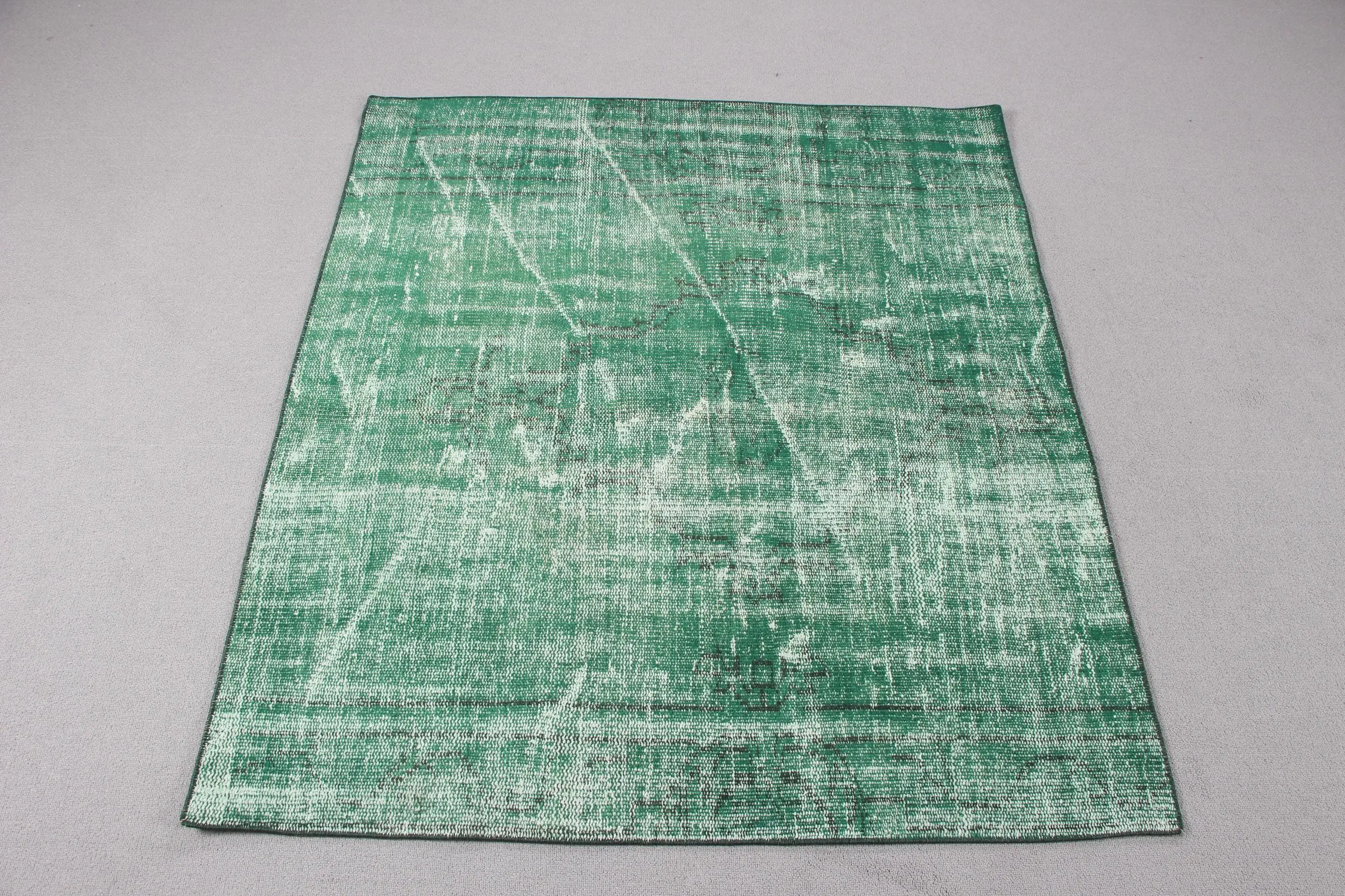 3.9x4.5 ft Accent Türk Vintage Halısı, Yeşil Çiçekli Yün Halı - 1