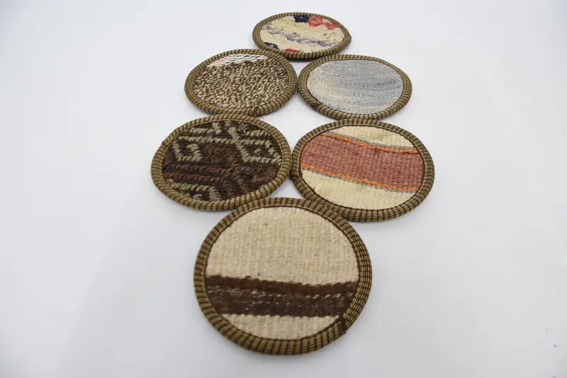 ボヘミアンベージュとブラウンのラウンドコースター、多用途テーブルパッド
