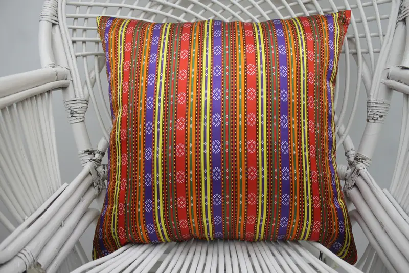 Gesticktes Vintage Kissen, 20x20 handgemachtes Kissen