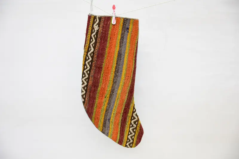 Festlicher orangefarbener Weihnachtsstrumpf, 35,6 cm großes Zierdekor