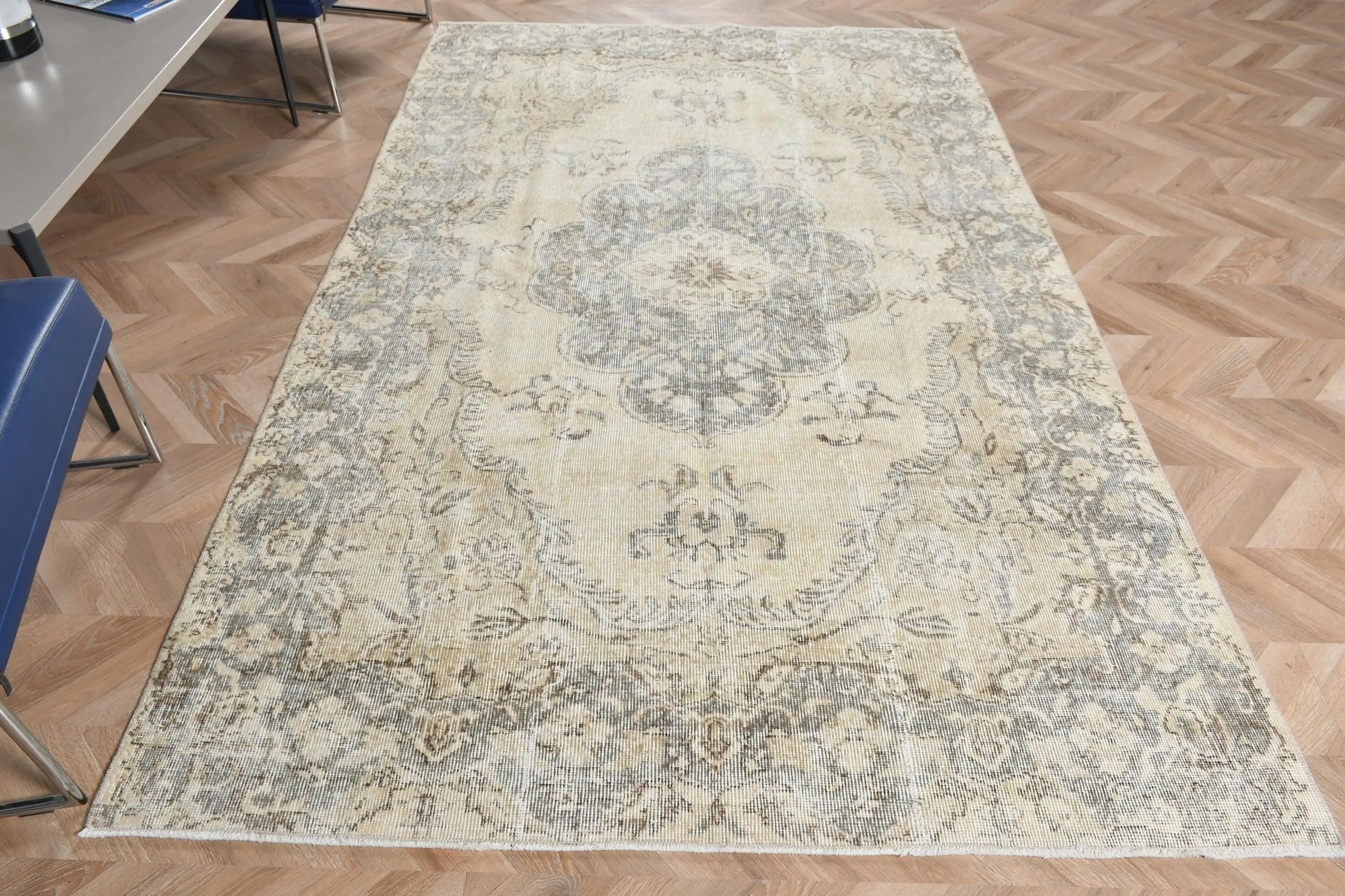 Türk Vintage Halısı, 5.3x8.7 ft Büyük Halı, Gri Düz Halı - 1