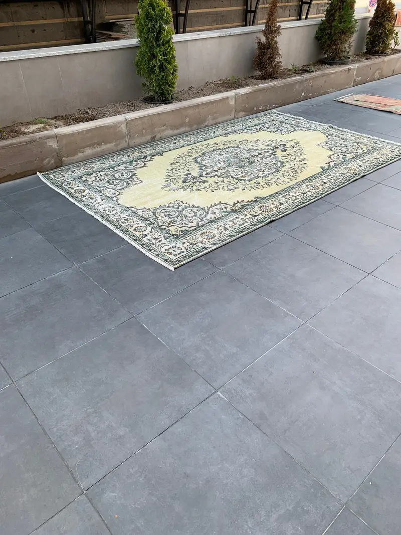Alfombra turca Oushak, alfombra vintage de 6x9,8 pies, alfombra de lana amarilla - 1