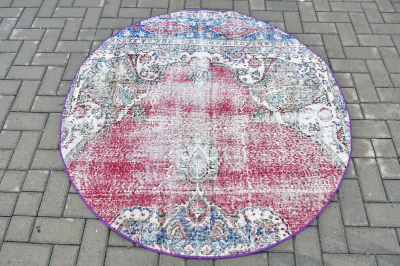 Alfombra vintage, alfombra turca de 4,6x4,7 pies, alfombra de lana floral azul rojo - 1
