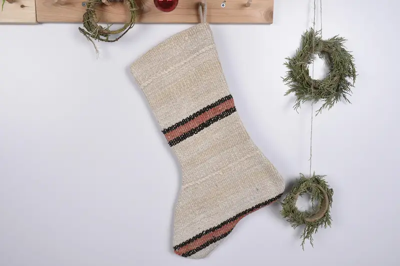 Rustik Kilim Tasarımlı, İşlemeli Yılbaşı Süsleri Çorabı
