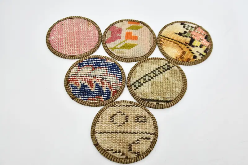 Posavasos elegantes en color beige y rosa, manteles étnicos únicos