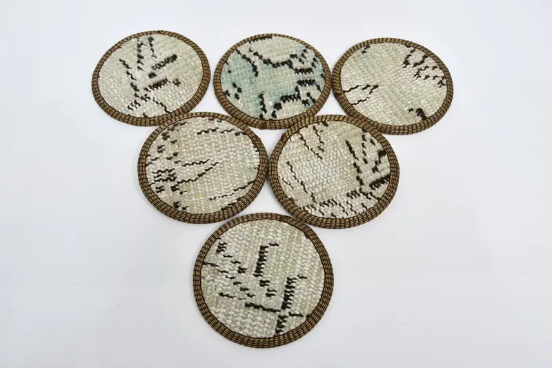 Posavasos redondos bohemios beige y bronce, elegantes posavasos bohemios
