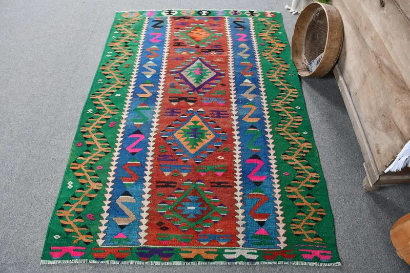 Green & Red Check Rug, 3.7x5.5 ft Elegant Decor