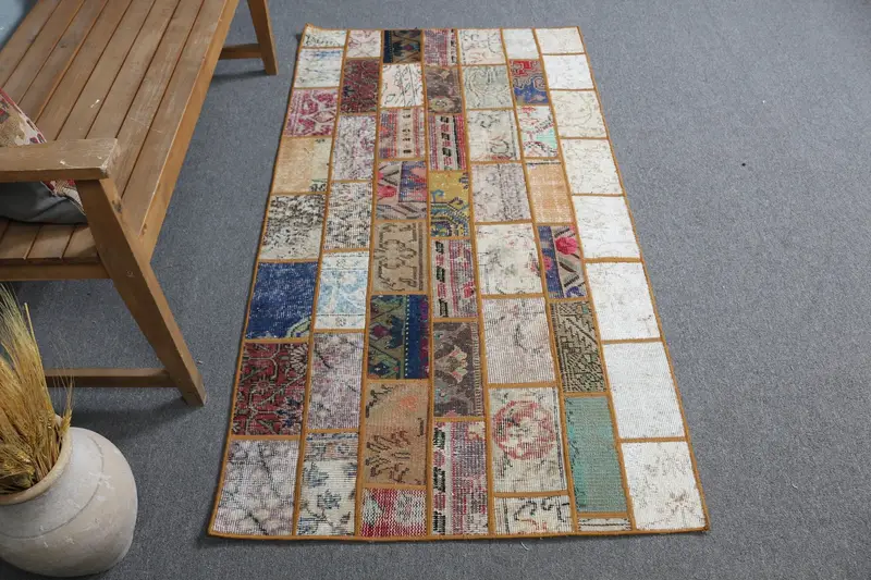 ブルーのアクセント付きベージュ オンブレ ラグ、3x5 フィート