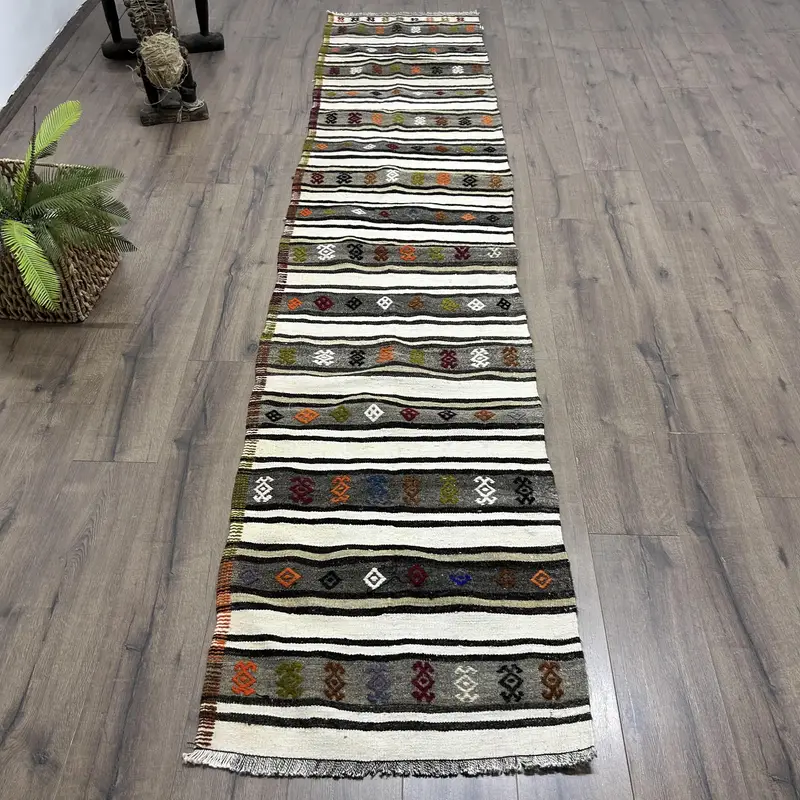 Türk Yolluk Halısı 2.3x11 ft, Vintage Kilim Beyaz Patchwork Yün Halı - 1