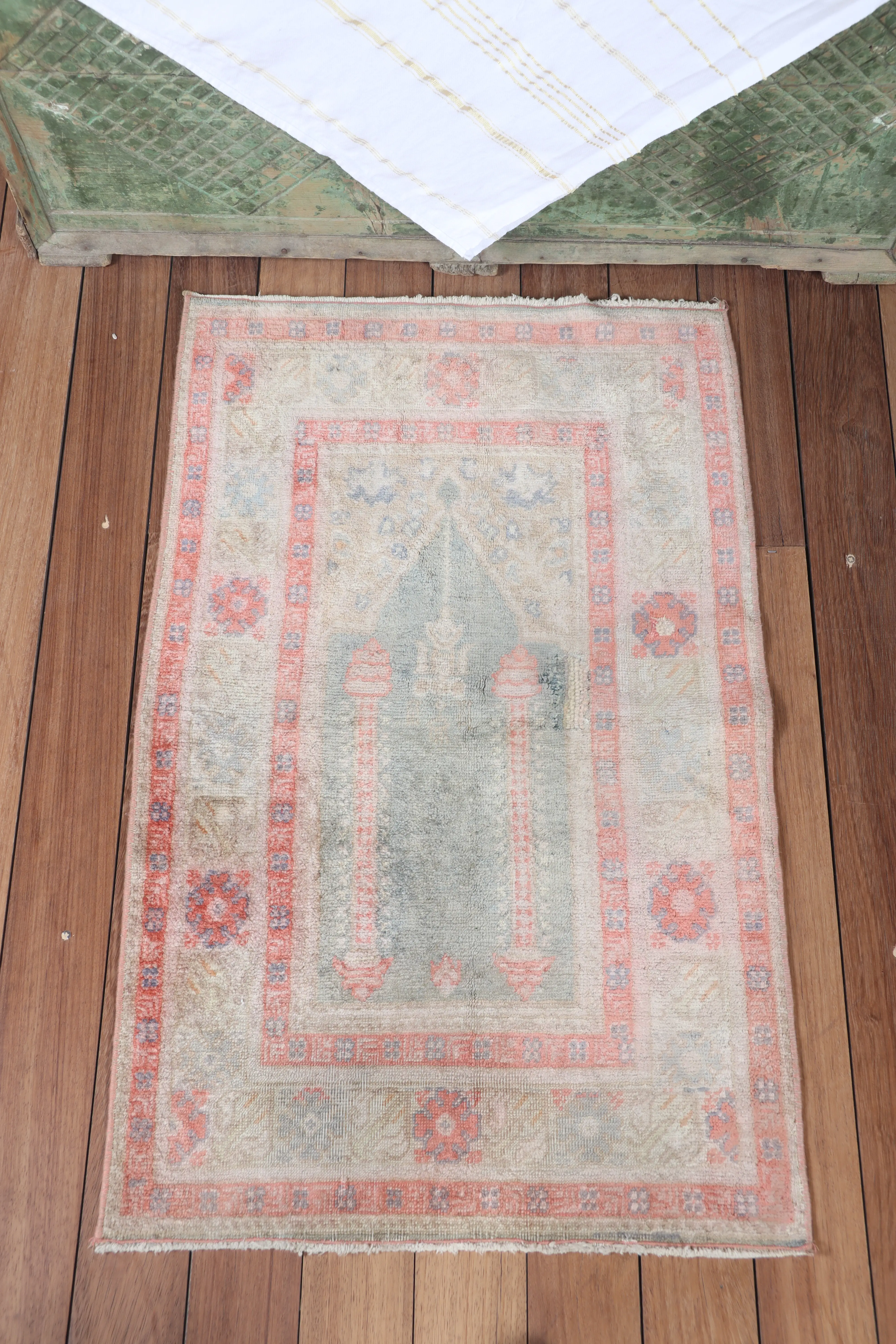 1.9x3 ft Vintage Oushak Rug, Turkish Rug, Green Geometric Wool Rug - 1