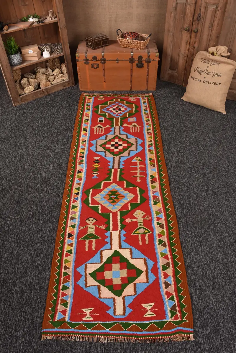 Vintage Türk Kilim Halısı 3,1x9,3 ft (94x282 cm), Kırmızı Bitkiler ve ağaçlar Yün Halı - 1