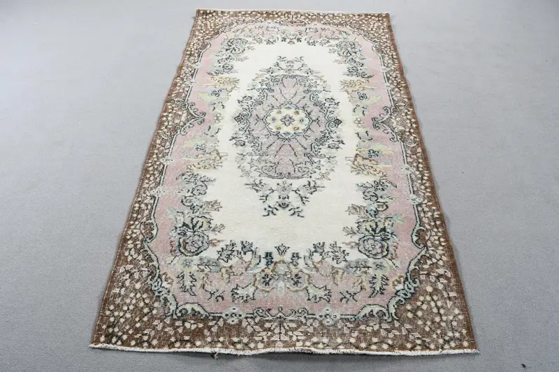Türkischer 3,8 x 6,8 Fuß großer Teppich, Vintage-Teppich, braun-rosa marokkanischer Wollteppich - 1