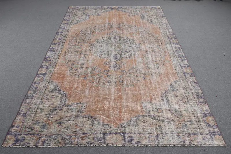 Alfombra Oushak vintage de 5,7x9,6 pies, alfombra turca de lana con estampado animal azul naranja - 1